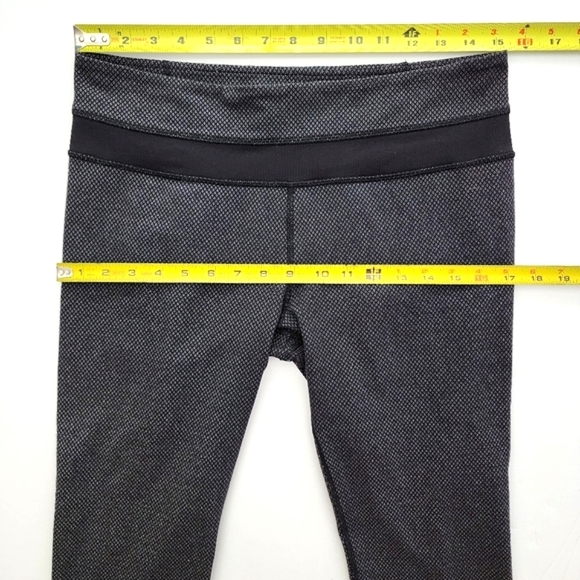 Lululemon Skinny Groove Leggings Pants Diamond Dot Black White Stretch Size  8 - Picture 14 of 15